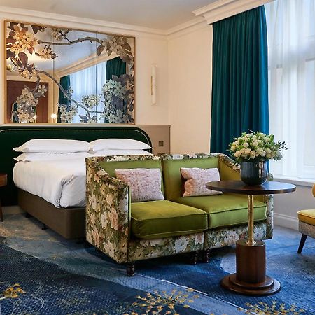 The Capital Hotel, Apartments & Townhouse London Bagian luar foto A suite at The Ivy Collection